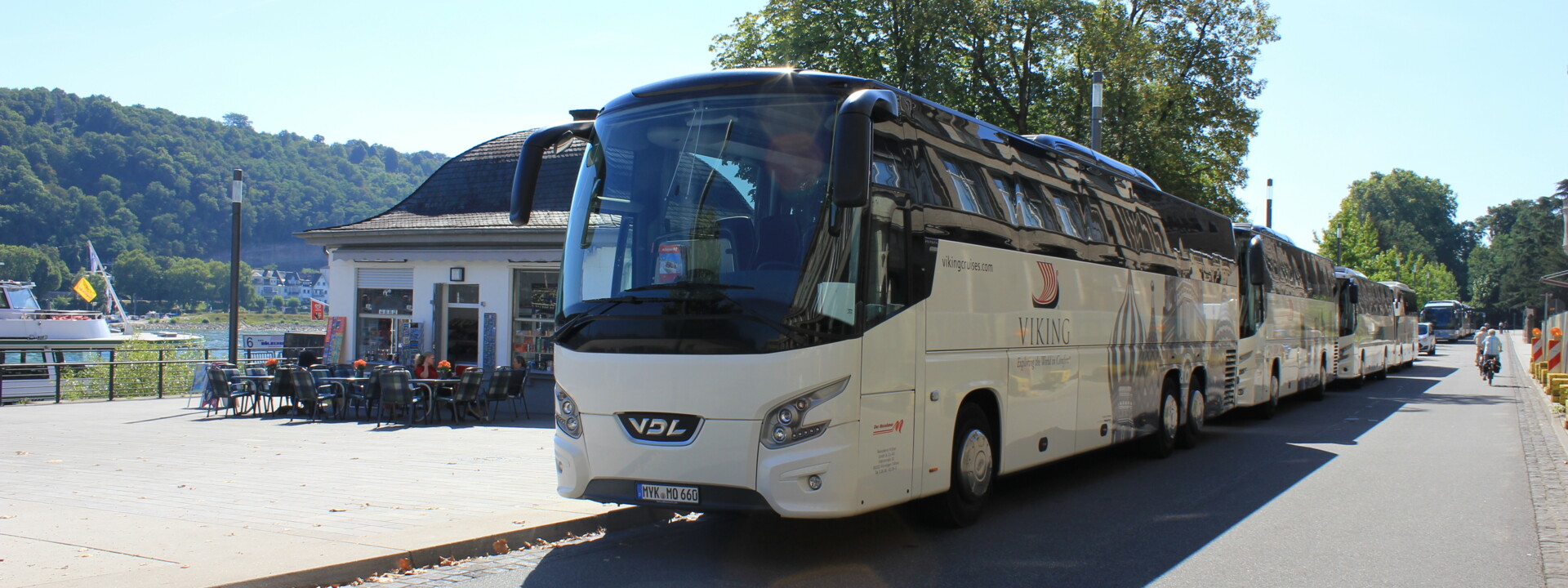 Reisebus am Rheinufer ©Koblenz-Touristik